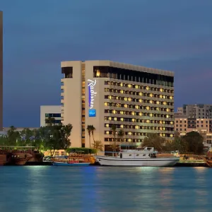 5* מלון Radisson Blu Hotel, Deira Creek